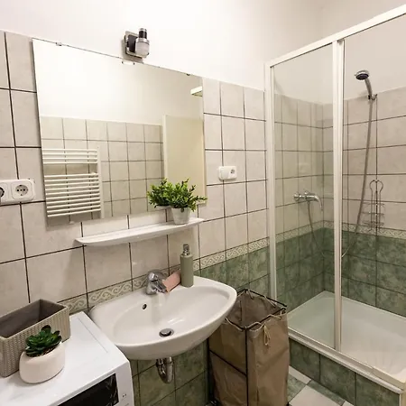 Szabadsag Ter Lägenhet